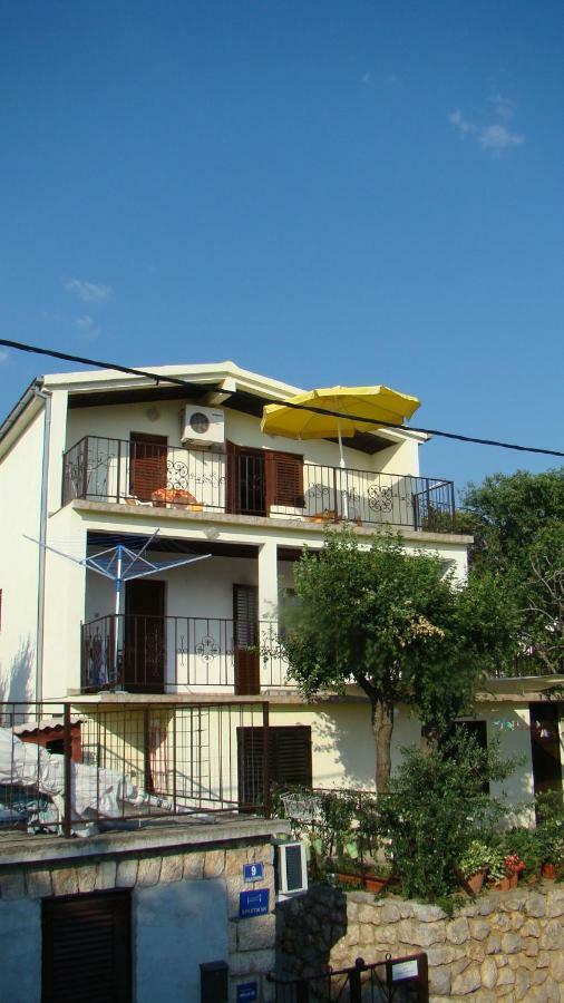 Apartments Zuanovic Karlobag Exterior foto